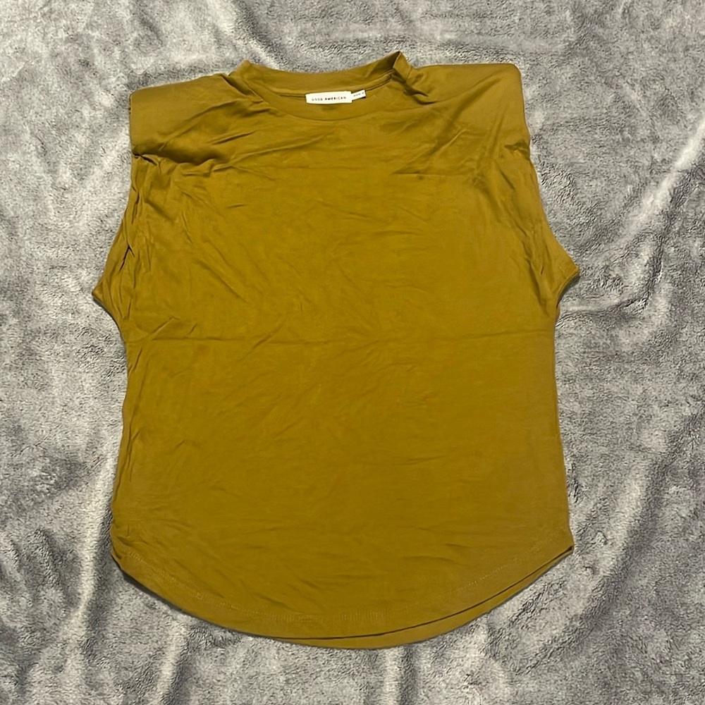 Woman’s good American shirt